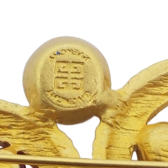 GIVENCHY RARE 1970s SATIN GOLDTONE & RHINESTONE DOUBLE PAISLEY DESIGN BROOCH - Picture 5 of 5